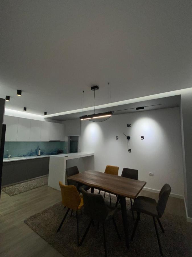 Riar Apartaments คอร์เชอ ภายนอก รูปภาพ